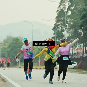Runner Photo 7040519