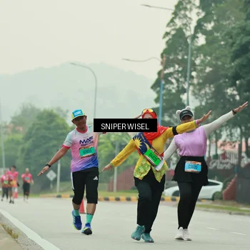 Runner Photo 7040521