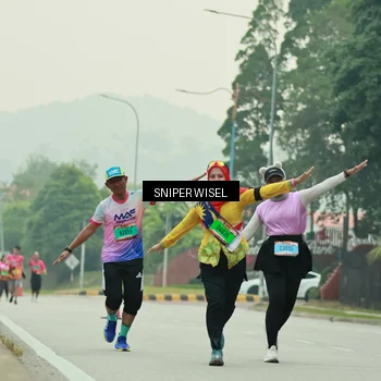 Runner Photo 7040524