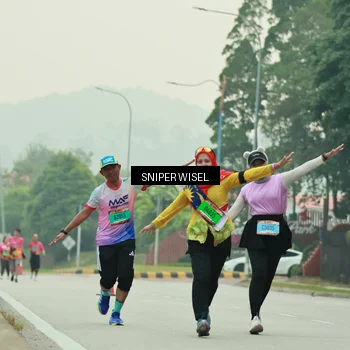 Runner Photo 7040526