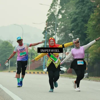 Runner Photo 7040538
