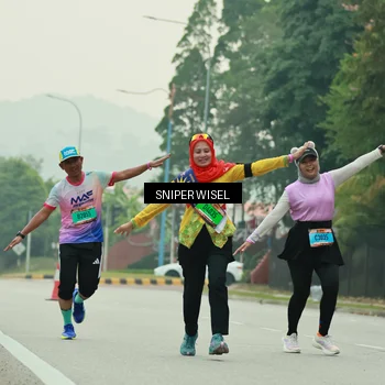 Runner Photo 7040541