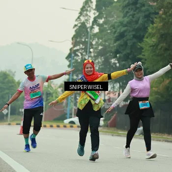 Runner Photo 7040544