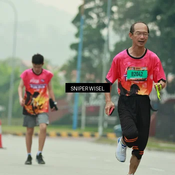 Runner Photo 7040572