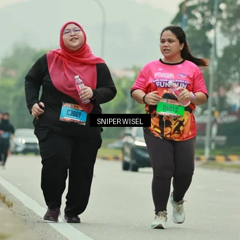 Runner Photo 7040629