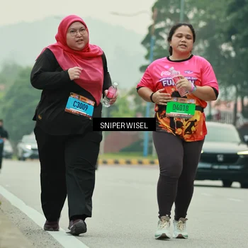 Runner Photo 7040640