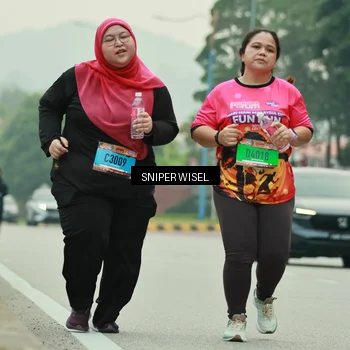 Runner Photo 7040653