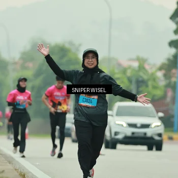 Runner Photo 7040655