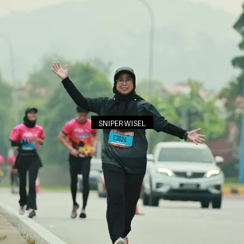 Runner Photo 7040656
