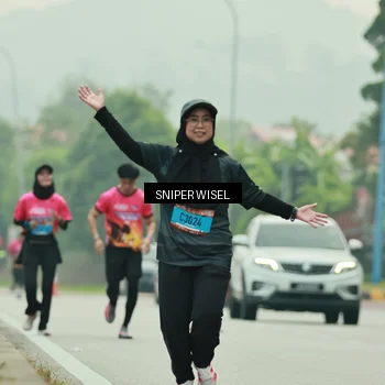 Runner Photo 7040658