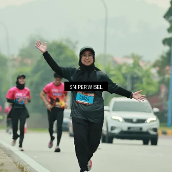 Runner Photo 7040659