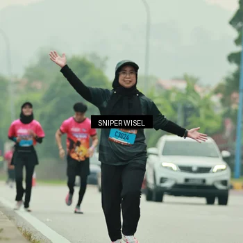 Runner Photo 7040661