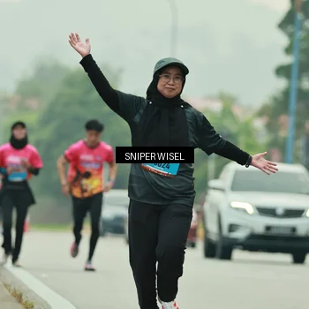 Runner Photo 7040666