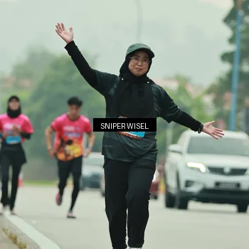 Runner Photo 7040671
