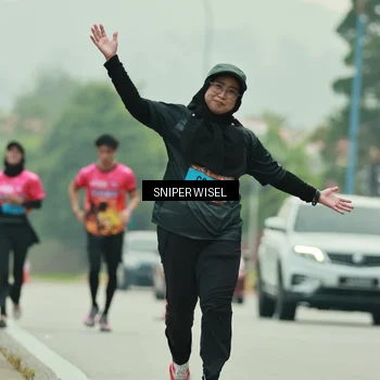 Runner Photo 7040672