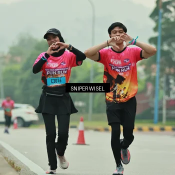 Runner Photo 7040688