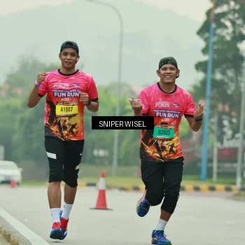 Runner Photo 7040724
