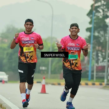 Runner Photo 7040725
