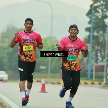 Runner Photo 7040728