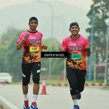 Runner Photo 7040732