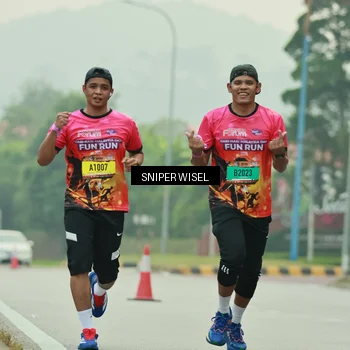 Runner Photo 7040735