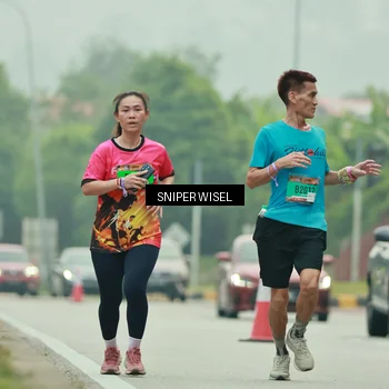 Runner Photo 7040765
