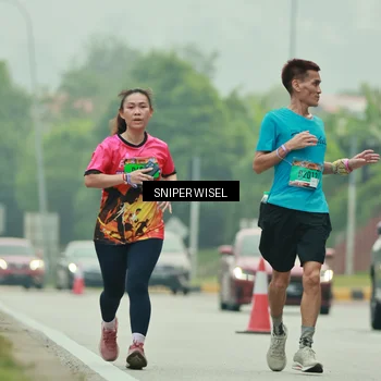 Runner Photo 7040768