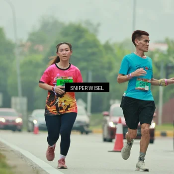 Runner Photo 7040770