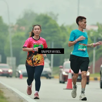 Runner Photo 7040772