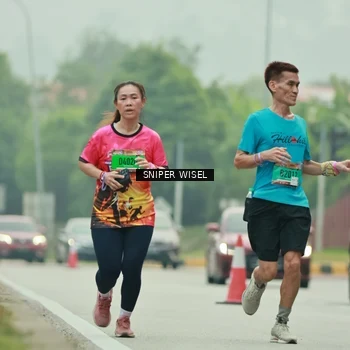 Runner Photo 7040773