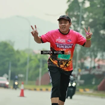 Runner Photo 7040817
