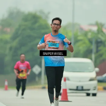 Runner Photo 7040870