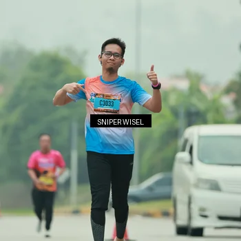 Runner Photo 7040873