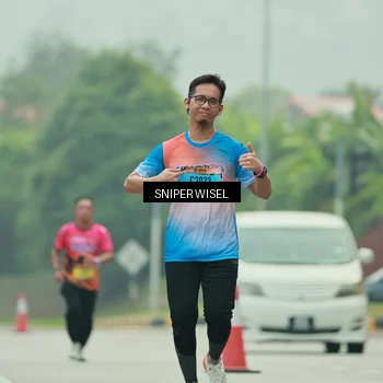 Runner Photo 7040874