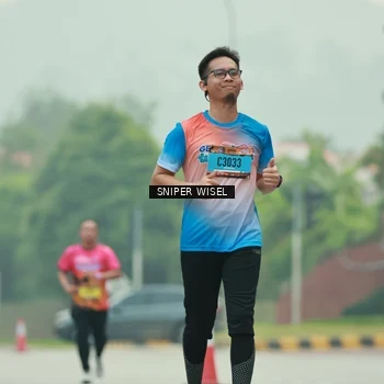 Runner Photo 7040885