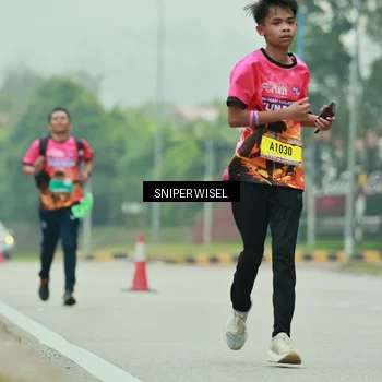Runner Photo 7041423