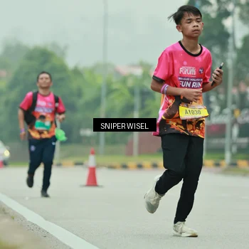 Runner Photo 7041429