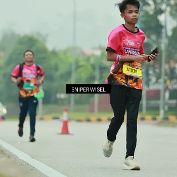 Runner Photo 7041430