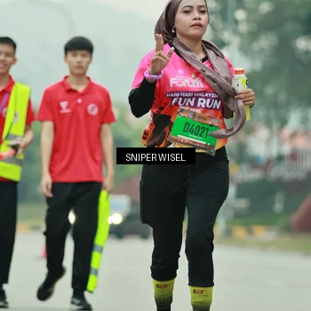 Runner Photo 7041618