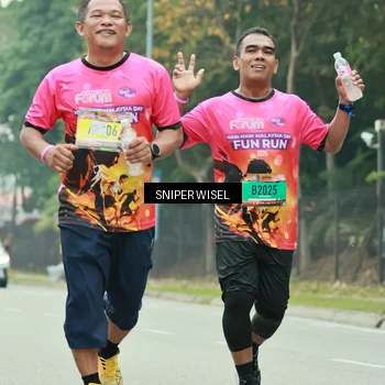 Runner Photo 7041695