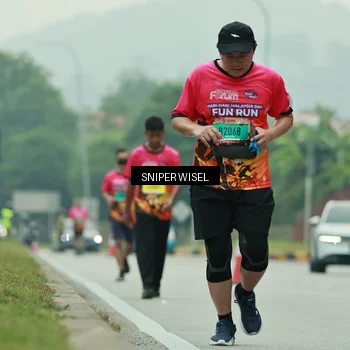 Runner Photo 7041735