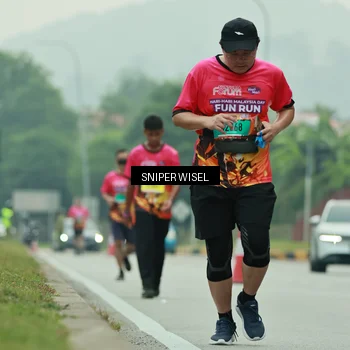 Runner Photo 7041737