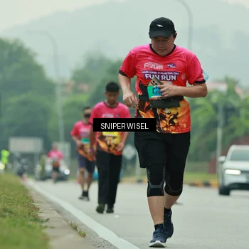 Runner Photo 7041743
