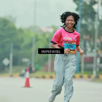 Runner Photo 7042072
