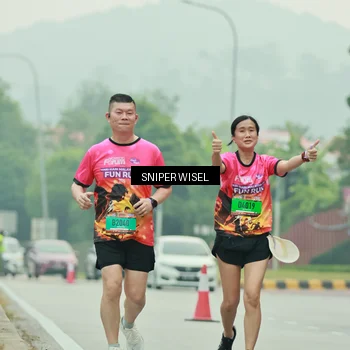 Runner Photo 7042181