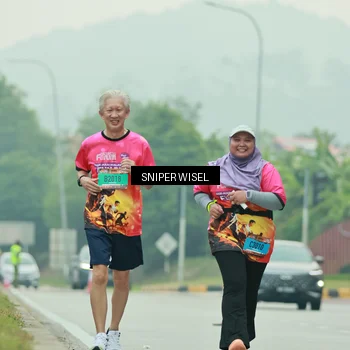 Runner Photo 7042292