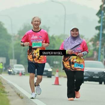 Runner Photo 7042305