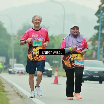 Runner Photo 7042308