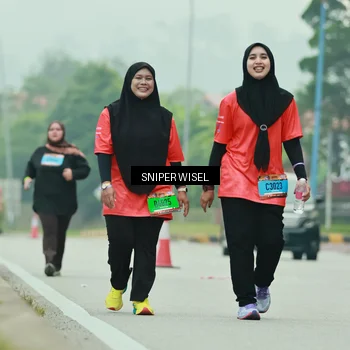 Runner Photo 7042412