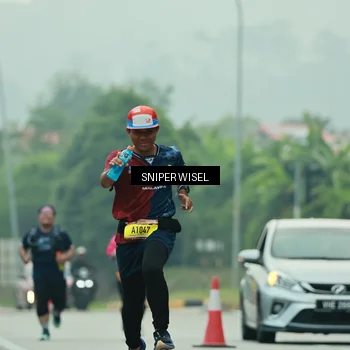 Runner Photo 7042543